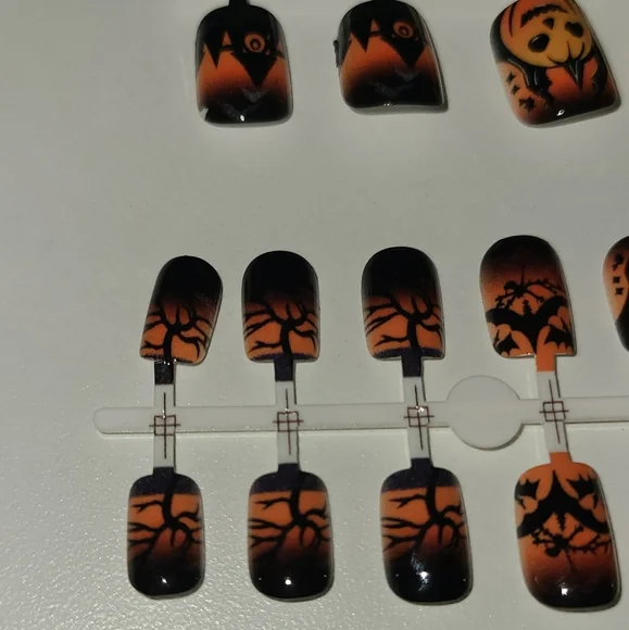 Halloween Press On Nails - Picture 4 of 5